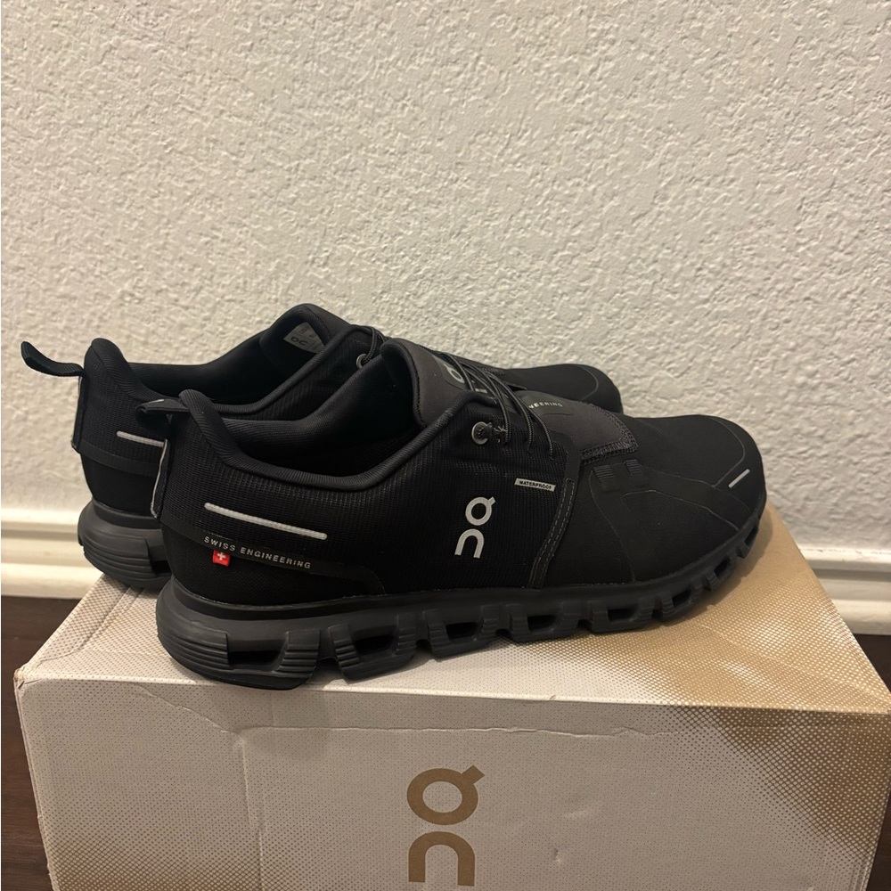 On Running Men's Black - On Cloud 6 Waterproof Running Shoes Size 11